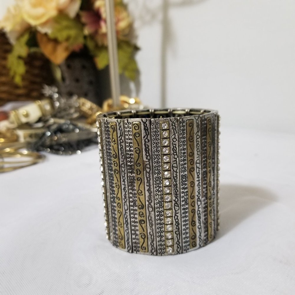 Metal stretch bracelet - gold / silver / diamonds and designs